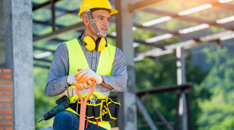 Professional gutter cleaning in Crescent City, IL